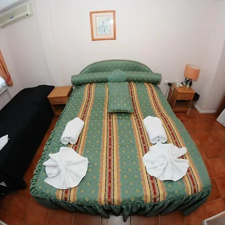 Hotel Garni Rimski 2*
