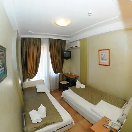 Hotel Garni Rimski 2*