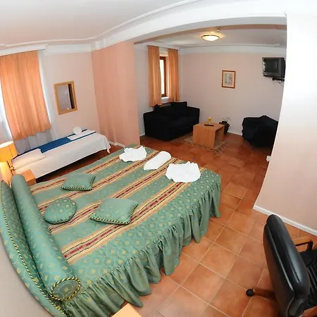 Garni Rimski Hotel